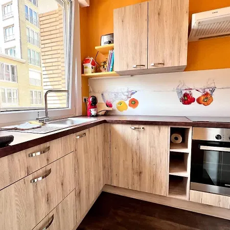 Lovely For Family- 1 Min Beachfront & Sea View Sleeps 6 *