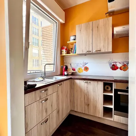 Lovely For Family- 1 Min Beachfront & Sea View Sleeps 6