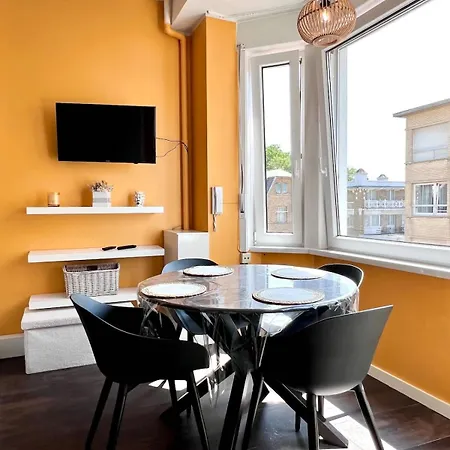 Lovely For Family- 1 Min Beachfront & Sea View Sleeps 6 * De Panne