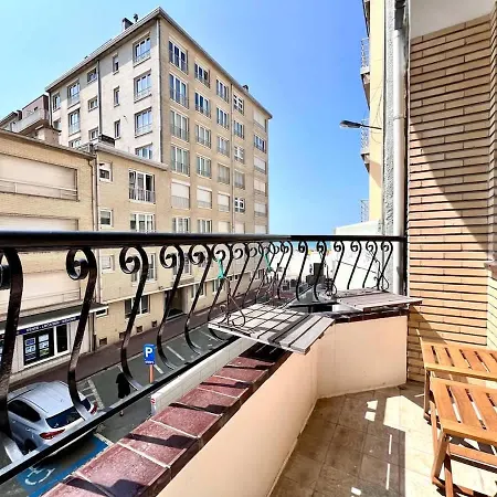 Lovely For Family- 1 Min Beachfront & Sea View Sleeps 6 * De Panne